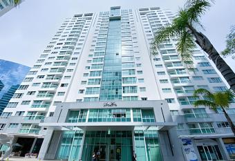 Hotel Saint Moritz Bras  lia - Ozped Flats has rooms with a private hot tub