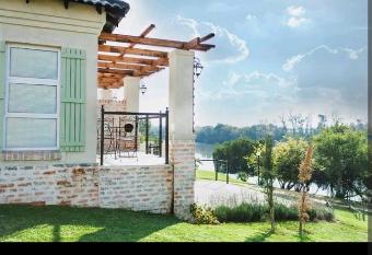 (null) has Balcony rooms