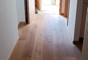 Apartma   ebela has rooms with a private hot tub