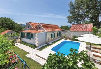 Holiday Home Zezevica - Heated Pool has Balcony rooms