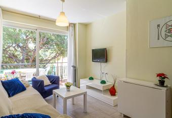 Apartment Cabrera Montserrat has Balcony rooms