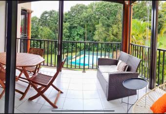 Appartement cosy dans r  sidence avec piscine has Balcony rooms