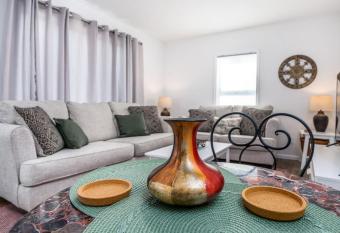 Annies on Adair - NO Step Entry allows 18 year olds to book a room