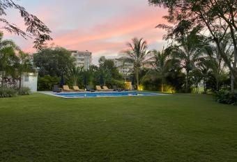 New Apartment, close to beach, Great Location! allows 18 year olds to book a room