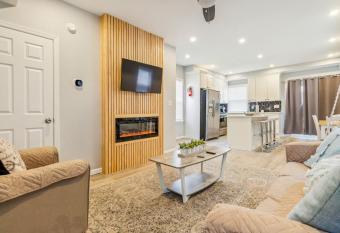 Next to Convention Center, Dave and Busters and Shops with parking has Balcony rooms