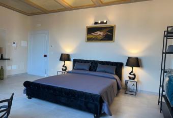 Palazzo Pica Alfieri - Suite della Torre allows 18 year olds to book a room