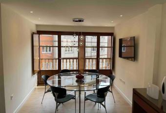 Unique Duplex penthouse for 6. Medieval Quarter. allows 18 year olds to book a room