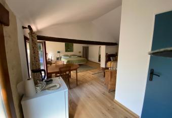 Otarkia has Balcony rooms