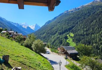 chante bise has Balcony rooms