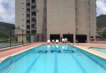 Hermoso con Piscina y playa al lado del comercio del Rodadero has Balcony rooms