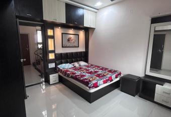 Premium Room With Breakfast in 3BHK Villa Near Wardha Railway Station has Balcony rooms
