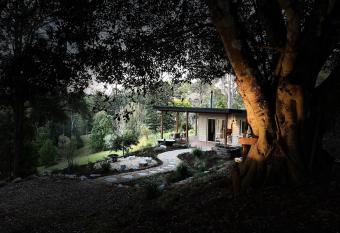 (null) allows 18 year olds to book a room