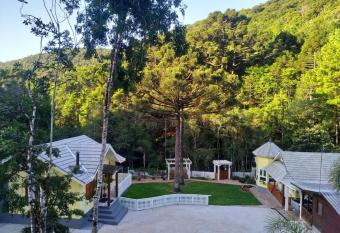 chal   do Riacho has Smoking/Balcony rooms