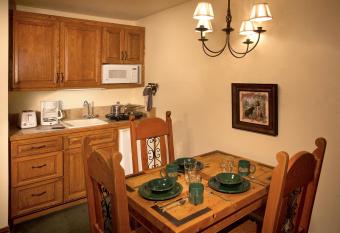 Alpine Village Suites has Balcony rooms