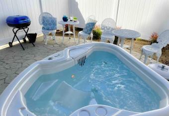 White Feather Suite Hot Tub Private Sleeps 2 has Balcony rooms