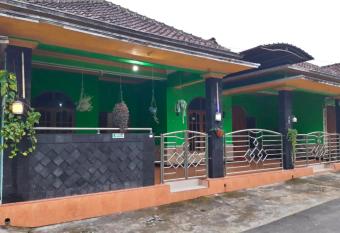 Cindy Homestay allows 18 year olds to book a room