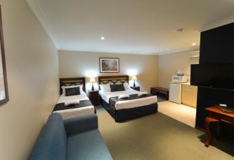 Wattle Grove Motel allows 18 year olds to book a room