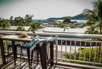 Coral Sea Vista Apartments allows 18 year olds to book a room