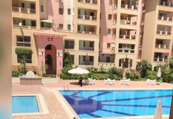 Dreamland - Emerald has rooms with a private hot tub