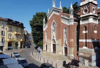 la Beola e il Noce allows 18 year olds to book a room