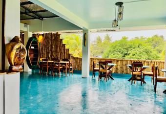 Bh  ma allows 18 year olds to book a room