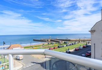 The Sandbeck, Sleights has Balcony rooms