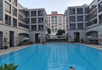       Clarke quay   Orchard          2             has rooms with a private hot tub