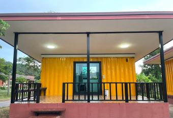 The Monday                                                                                                   has Balcony rooms