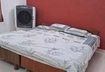 Momi s Guest House has Balcony rooms