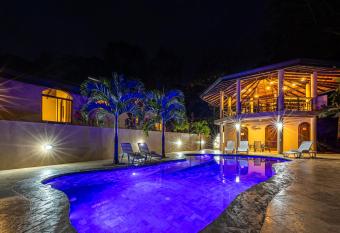 Las Palomas Villas Of Uvita allows 18 year olds to book a room