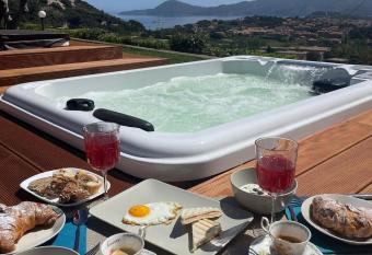 Aethalia Bed and Breakfast has Balcony rooms