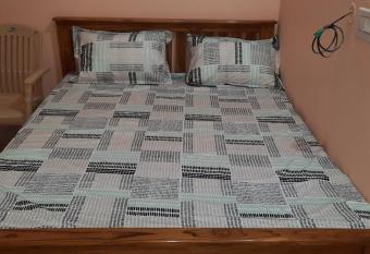 Ganga guest House has Balcony rooms