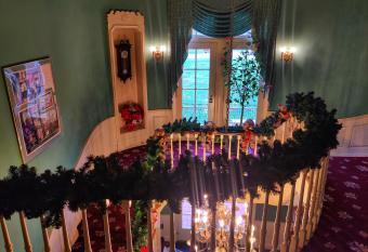 Montague Inn Bed & Breakfast has Balcony rooms