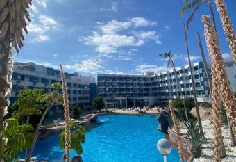 Apartamento golf del sur has Balcony rooms