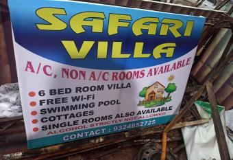 Safari Villa has rooms with a private hot tub