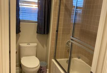 Victoria Gardens cove has rooms with a private hot tub