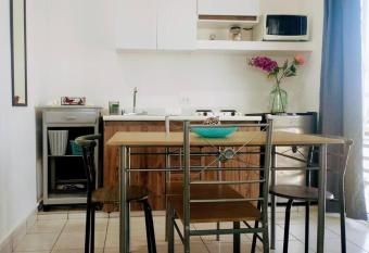 Departamento Palmita allows 18 year olds to book a room