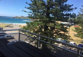 Kiama beachside apartment has Balcony rooms