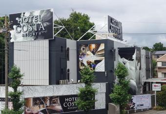                                      allows 18 year olds to book a room