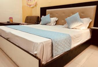 Hotel Raj Ganga - 3 Star Luxury Hotel has Smoking/Balcony rooms