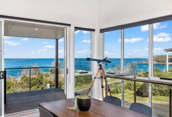 Shelly s Waterfront Property - Brand New allows 18 year olds to book a room