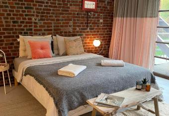 S  choir_28 has Balcony rooms