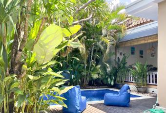 Villa Dasa Tiga allows 18 year olds to book a room