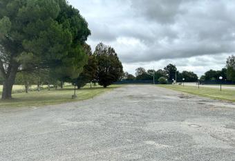 AIRE DE CAMPING CAR DU MAS , STATIONNEMENT, PAUSE , DETENTE , TENTE allows 18 year olds to book a room