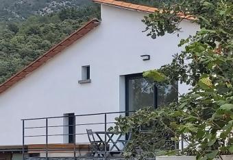 LE REFUGE DES CASCADES has Balcony rooms