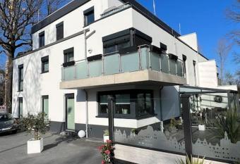 Exklusive 2 Zimmer Wohnung mit hochwertigen M  beln has Balcony rooms