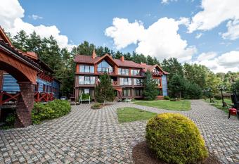 Villa Luxuria has Balcony rooms