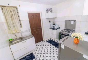 Havan Homes has rooms with a private hot tub