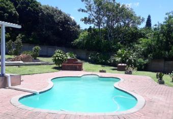 HomeAway Beach House has Balcony rooms