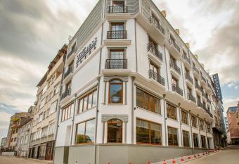 Grand Business Hotel has Balcony rooms